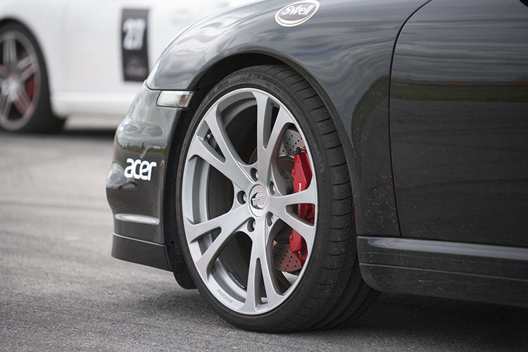 Acer Porsche White Night